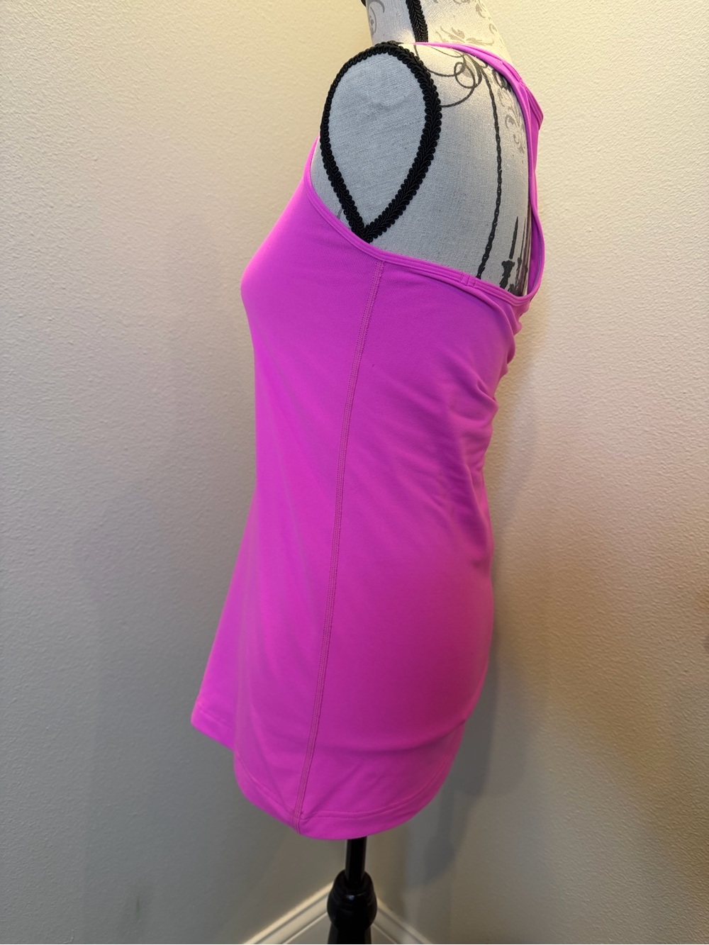 Lululemon Sz. 8 Cool Racerback Tank, Older Design-Hits at Low Hip, Hot Pink - Picture 3 of 8